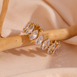18K Gold Plated Ring, Waterproof Ring, Anti Tarnish Ring, Skin Friendly Ring, Hypoallergenic Ring, Gold Ring for Women, Everyday Ring, Minimal Gold Ring, Trendy Ring, Fashion Jewellery, Premium Jewellery, Gift for Women, Warranty Card Included.